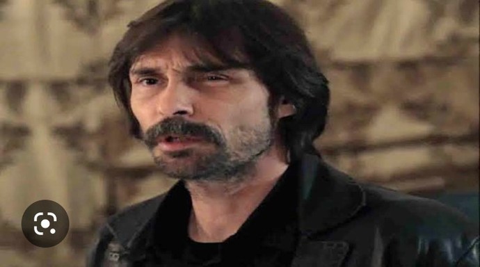 Saçlarınızı topuz yapıyor musunuz, saç şekliniz ne?