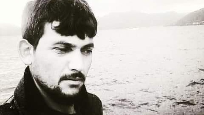 Denize bakarak dinlenecek sarki?