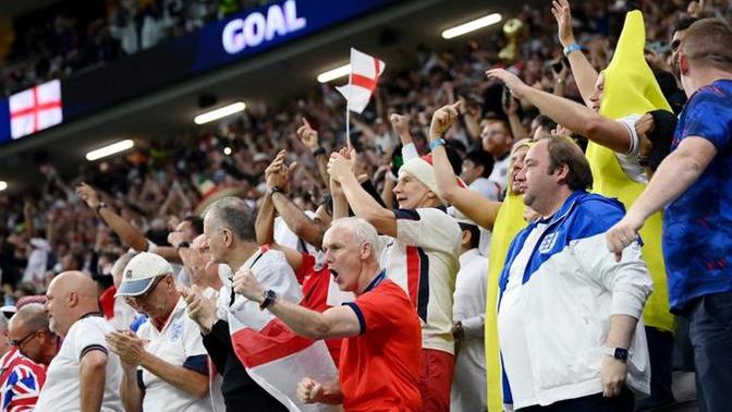 Dünya Kupası 🏆 tarihinde bir ilk yaşandı ve hiçbir Britanyalı taraftar tutuklanmadı. Buna alkol yasağı sebep olmuş mudur?
