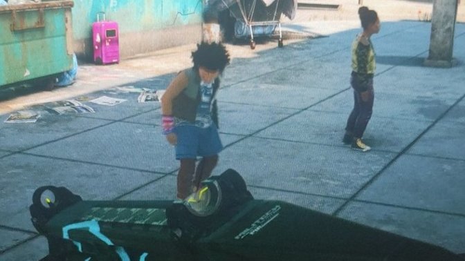 Cyberpunk oyununda çocuklara silah doğrultulmuyor. Çok güzel detay değil mi?
