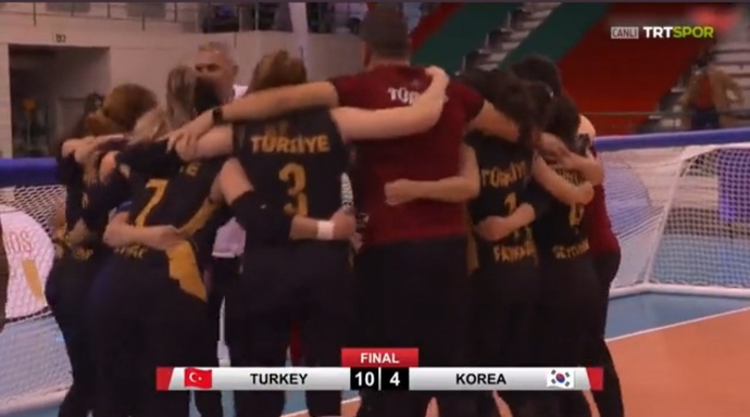 GolBol kadınlarda milli takımımız Dünya şampiyonu oldu. 🇹🇷 🇹🇷 Neler söylemek istersiniz?
