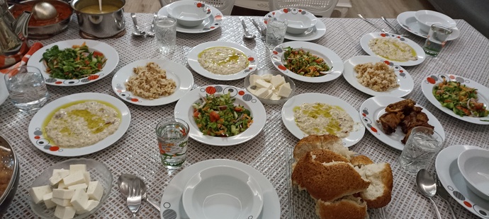 Bir kaç günden kalan artan yemekleri ne yaparsiniz?