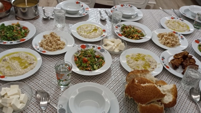Bir kaç günden kalan artan yemekleri ne yaparsiniz?