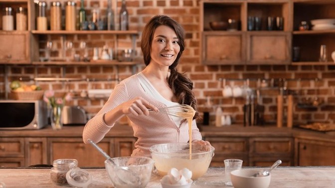 Yemek pişirirken yalnız mı olmalısınız, arkadaşlarla/evdekilerle ekip çalışması mı yapmalısınız?