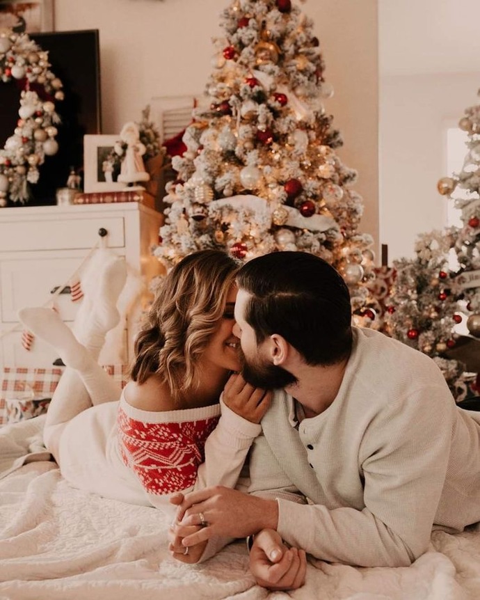 Yılbaşım sensiz olmaz dediğiniz/demek istediğiniz birisi var mı 😍?