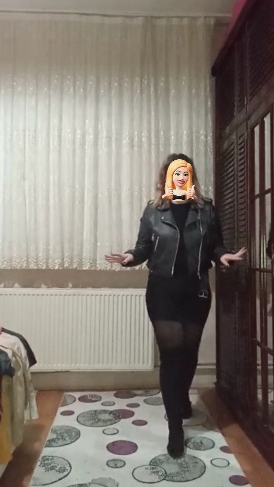 Hangi kazağı seçmeliyim, hangisi beni kilolu göstermemiş?