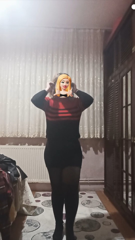 Hangi kazağı seçmeliyim, hangisi beni kilolu göstermemiş?