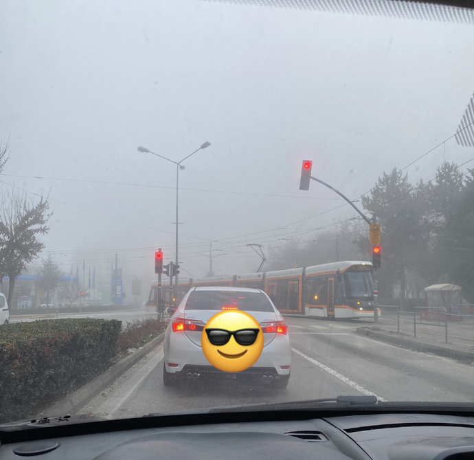 Sisli havada araba kullanmak mı daha zor? Yoksa gece araba kullanmak mı?