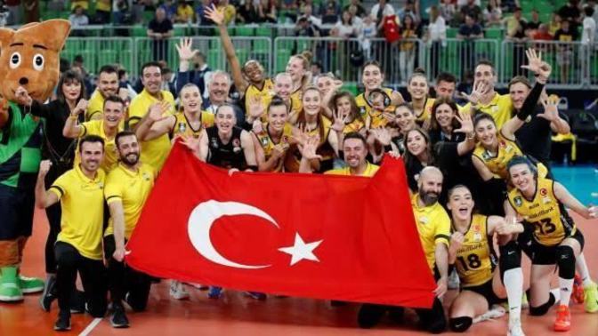 Kulüpler Dünya Şampiyonası'nda Vakıfbank gümüş 🥈, Eczacıbaşı bronz 🥉 madalya kazandı! Kutlamayı hak ettiler mi?