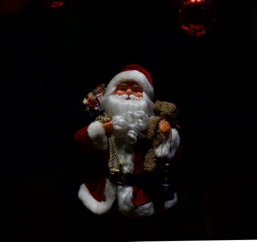 Noel baba siz olsaydınız bedavaya bir şey dağıtır mıydınız?