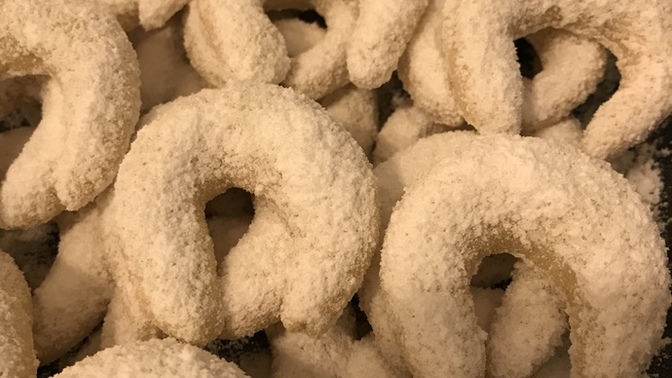 Vanillekipferl (ay kurabiyesi) yaptım, olmuş mu?