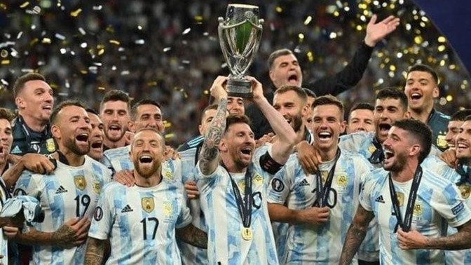 Yaratıcı'nın torpil geçtiklerinde tam liste , neden bu futbolculardan birisi ben ya da  sizlerden biri degilde baskasi?