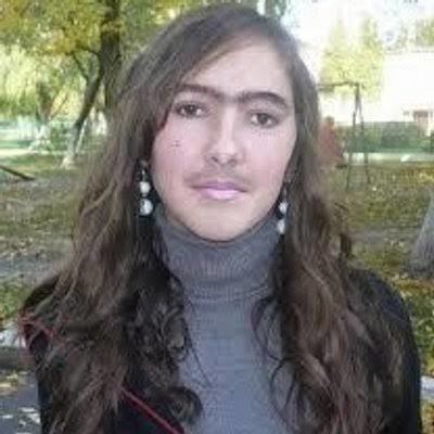 Trip atan kız kalitesizdir. Güzel ve seksi olsa bile koşarak ve hiç tereddüt etmeden uzaklaşın?