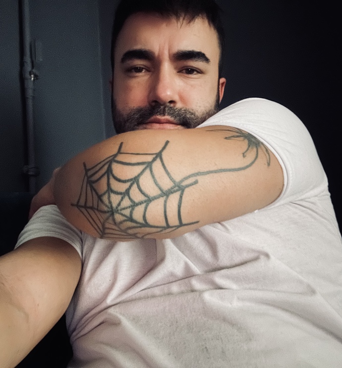 Bugün bir dövme yaptırmak zorunda kalsaydın ne yaptırırdın?
