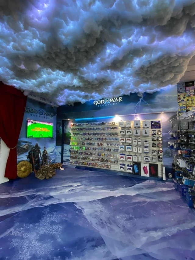 God of War temalı mağaza dekorasyonu! Çok güzel değil mi?