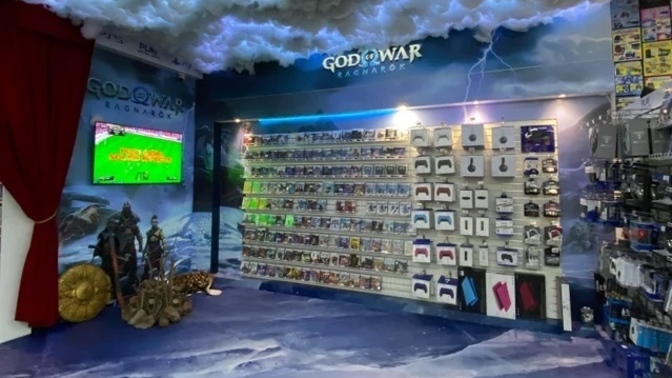 God of War temalı mağaza dekorasyonu! Çok güzel değil mi?
