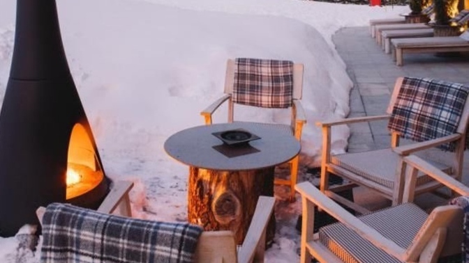 Tek burada oturmak çok koydu be. Tek başına tatil yapılır mı?
