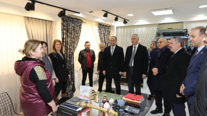 Zamdan yakınan esnafa “Dua edin” tavsiyesi verildi. Sizce sadece dua yeterli olur mu?