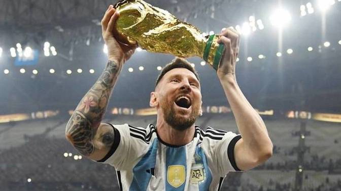 Veeeee karşınızda Instagram'ın en çok like alan paylaşımın sahibi: Messi! Siz de bu paylaşıma bir like attınız m?
