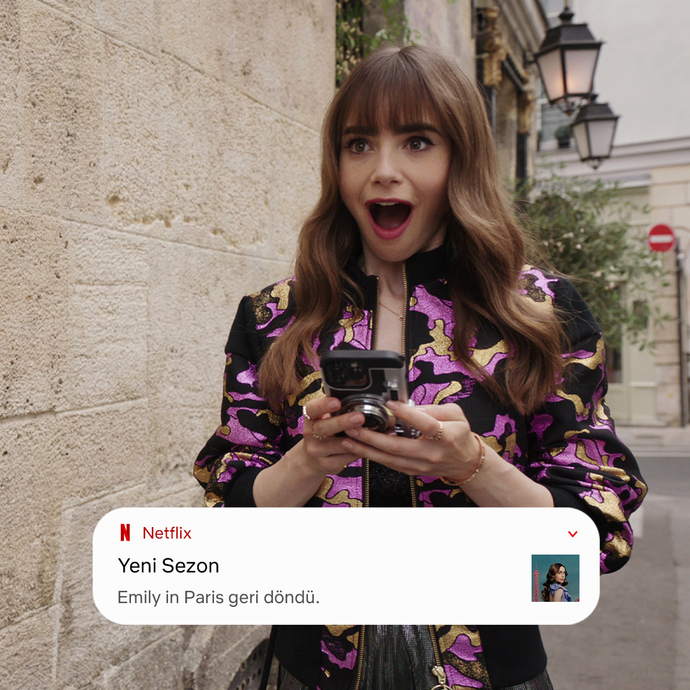 Emily in Paris 3. sezonu yayında! Çıtır çerezlik diziyi kimler izleyecek?