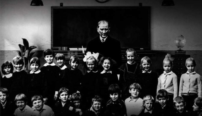 Başöğretmen Mustafa Kemal Atatürk yaşasaydı, bizzat ondan eğitim almak büyük bir onur kaynağı olurdu değil mi KScan?