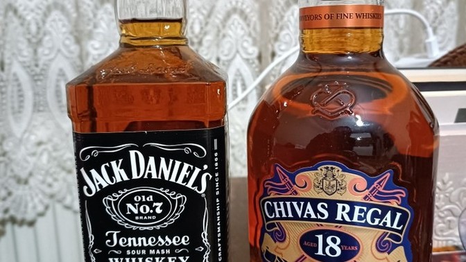 Chivas Regal mi Jack Daniels mi?