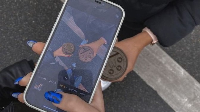 Gördüğü her anın fotoğrafını çeken arkadaşınız var mı?