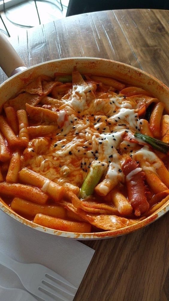 Doymak için mi? Yemeği çok sevdiğin için mi yersin?
