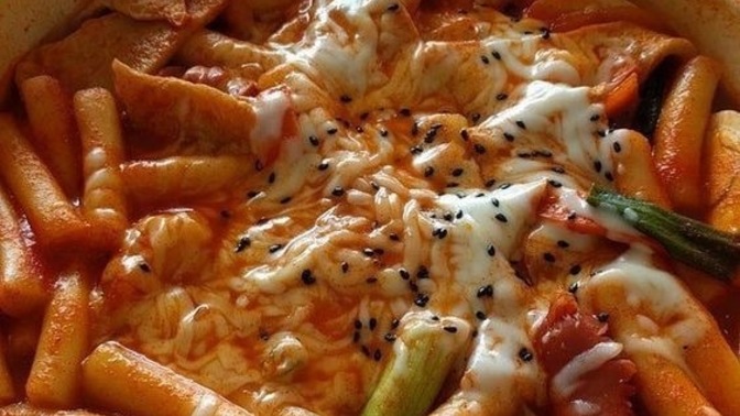 Doymak için mi? Yemeği çok sevdiğin için mi yersin?