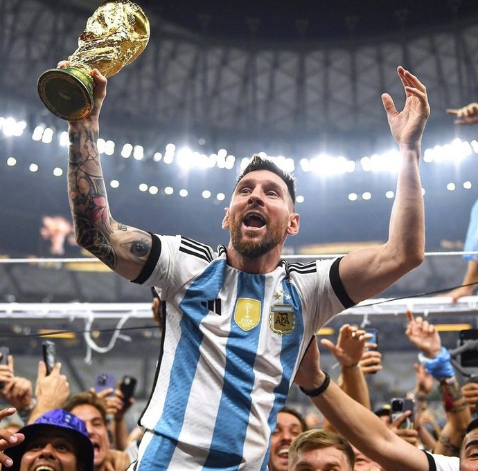 Lionel Messi PSG ile sözleşme uzatmayı kabul etti! Ne düşünüyorsunuz?