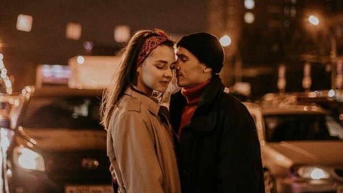 'Uyuma konuşalım' diyen sevgili için geceye direnir misiniz?