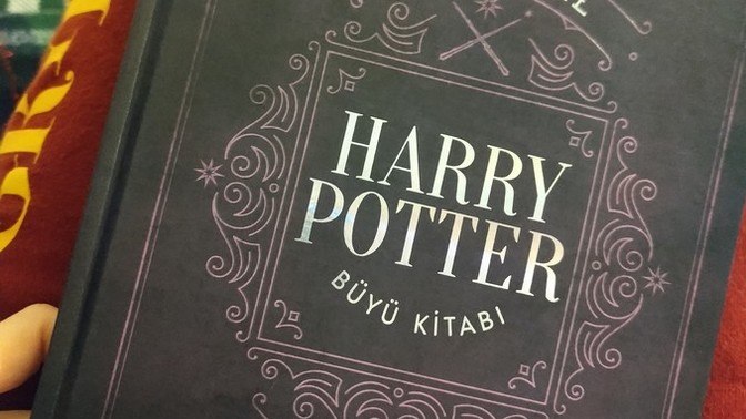 Harry Potter fanları burada mı, mektubunuzu aldiniz mi😁?