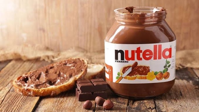 En kral sürülebilir çikolata Nutella mıdır?