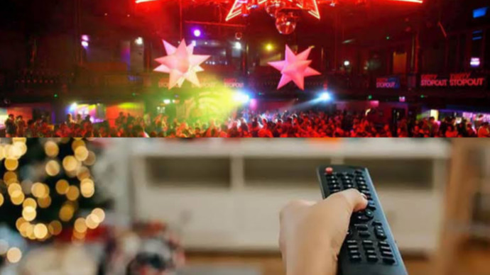 Yılbaşında evde vakit geçirmek mi, dışarıda canlı müzik eşliğinde takılmak mı?