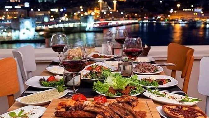 @ bastığınız'da ilk kişi ile akşam yemeğe gidiyorsunuz tamam mı?