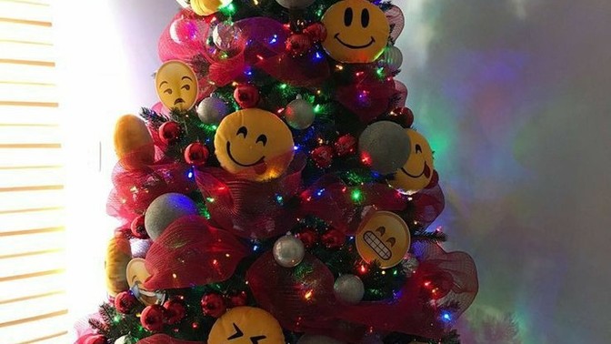 Bu yılınızın nasıl geçtiğini 3 emojiyle anlatabilir misiniz?