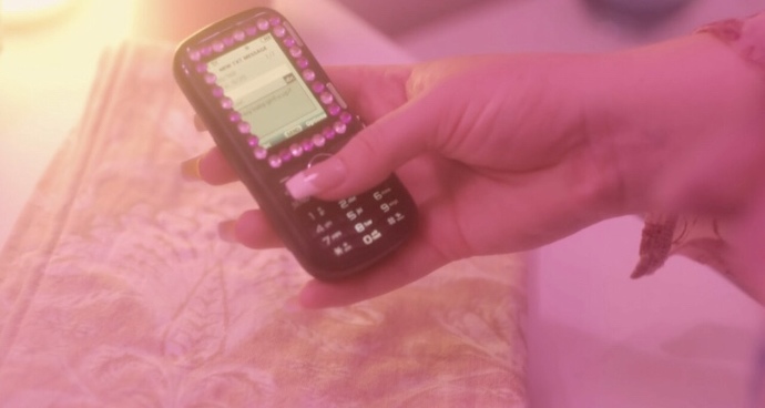 Eski cep telefonunu kullanmak utanç verici mi?