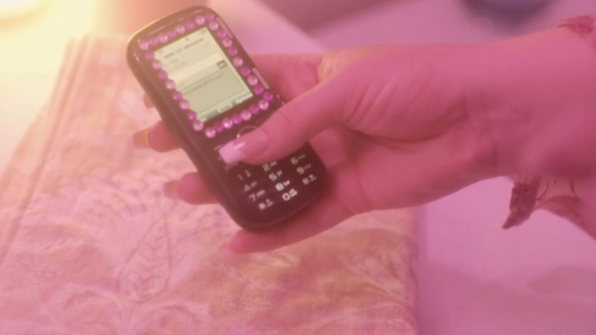 Eski cep telefonunu kullanmak utanç verici mi?