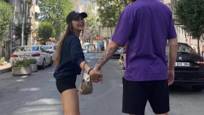 Kısa boylu biri uzun boylu biriyle sevgili olabilir mi?