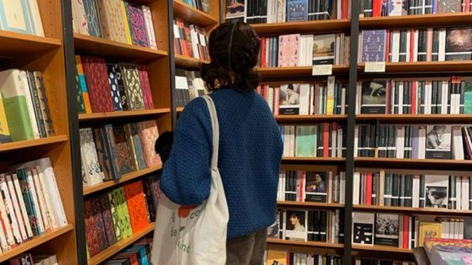 Sonsuza kadar sadece bir kitap okuyacak olsan bu hangi kitap olurdu?