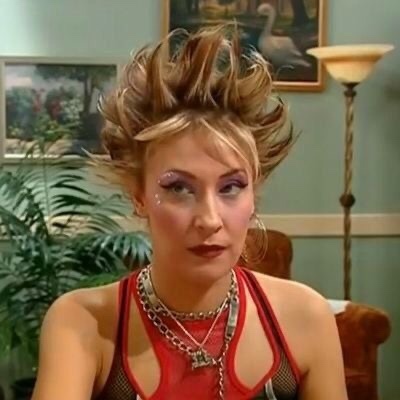 Sürekli tip tip bakan insanların derdi nedir?