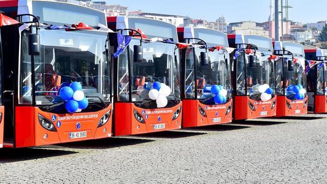 Otobüste yaşlı kadına yer vermeyen öğrenci sosyal medyayı ikiye böldü! Sizce burada kim haklı?