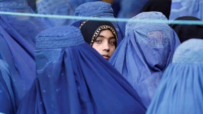 Taliban, kadınların sivil toplum kuruluşlarında çalışmasını yasakladı. Talibandaki bu kadın nefreti sizce neden var?