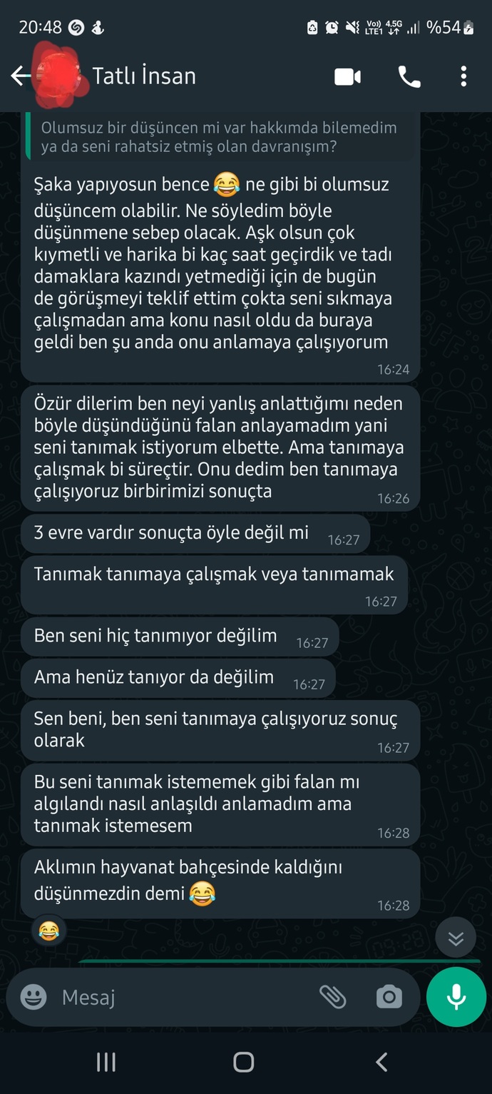 Madem hoşlanıyorsun neden teklif etmiyorsun da tanımaya çalışcam deyip mesaj atmıyorsun zalımın oğlu 😂 ?