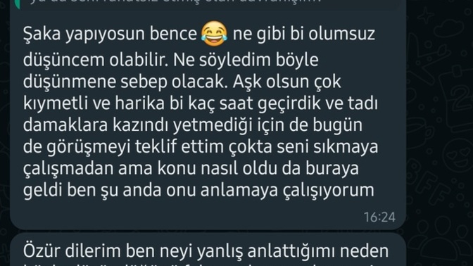Madem hoşlanıyorsun neden teklif etmiyorsun da tanımaya çalışcam deyip mesaj atmıyorsun zalımın oğlu 😂 ?