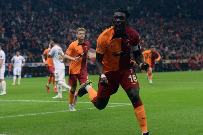 Galatasaray - Istanbulsporu 2-1 yenerek süperligte liderliğe yükseldi! Maçı nasıl buldunuz?