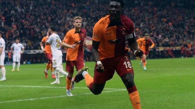 Galatasaray - Istanbulspor'u 2-1 yenerek süperlig'te liderliğe yükseldi! Maçı nasıl buldunuz?
