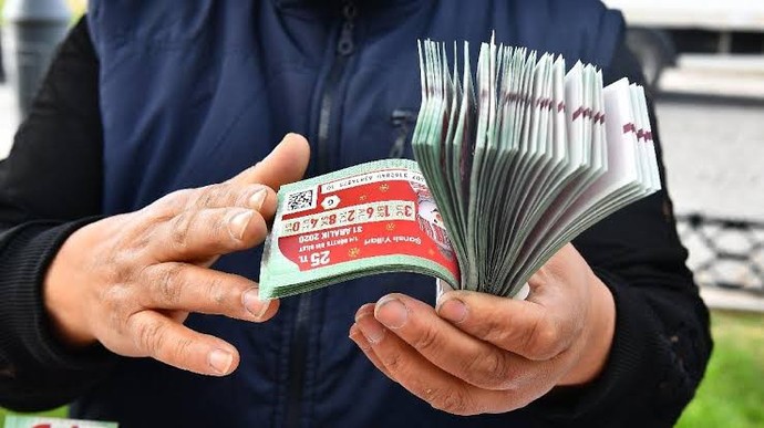 Yılbaşında büyük ikramiye size çıksa sevgilinizden ayrılır mısınız?