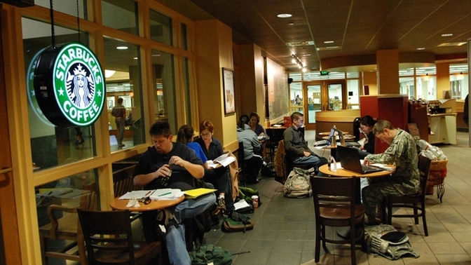 İlk kez Starbucks'a gideceğim, tavsiye verir misiniz?