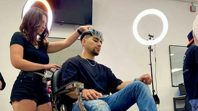 Kuaförde sıra beklemek sıkıcı mı?